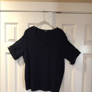 Short sleeved v neck T shirt.